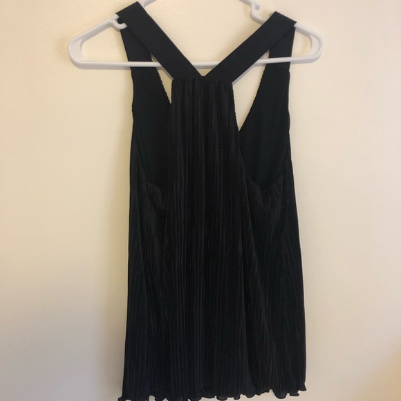 NWT v-neck Banana Republic Black tank size large - Picture 4 of 5